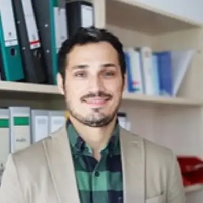 Dionis Cenusa - political risk analyst